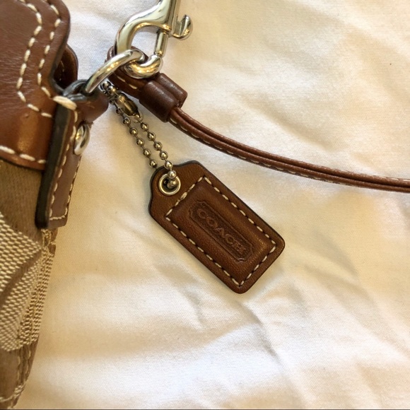 COACH wristlet - Picture 3 of 5